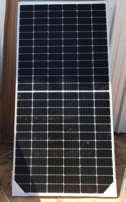 Sun Q-Peak 385W Solar Panel 1